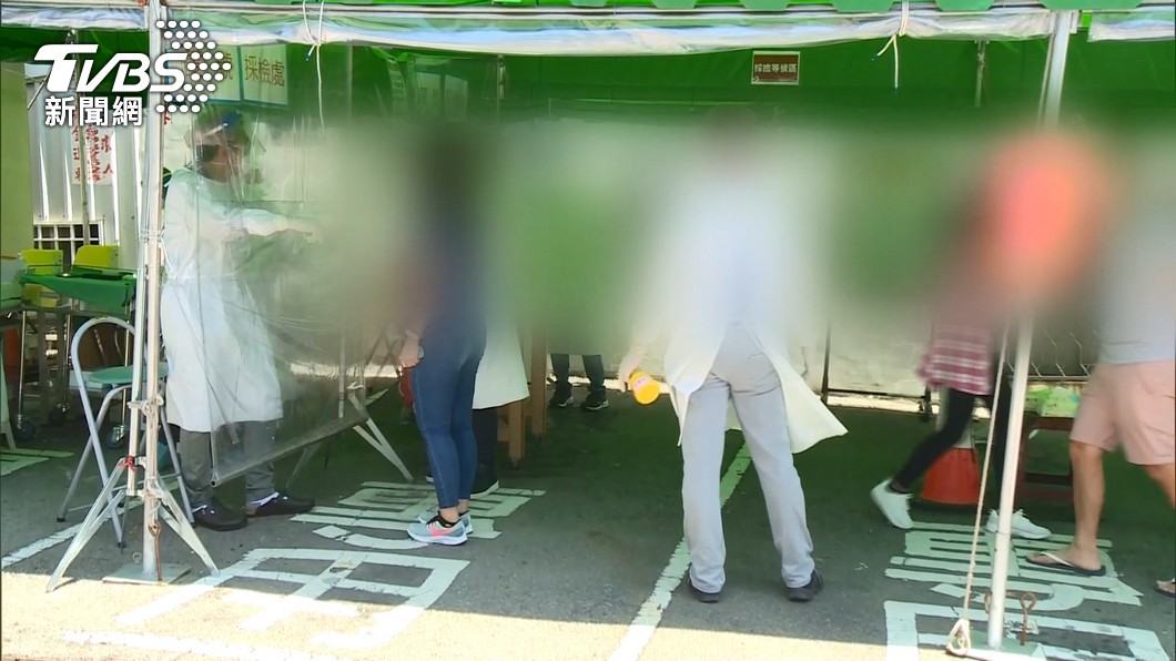 京鼎員工參加新竹園區的篩檢。(圖/TVBS)