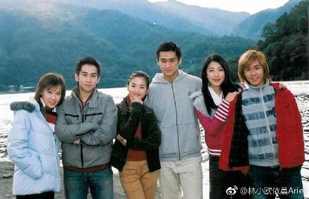 楊謹華多年前與林依晨合作《我的祕密花園》。(圖/翻攝自微博)