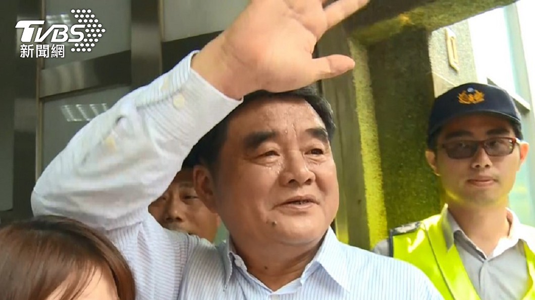 張榮味剛出獄打疫苗!指揮中心「全程神迴避」不敢談開罰