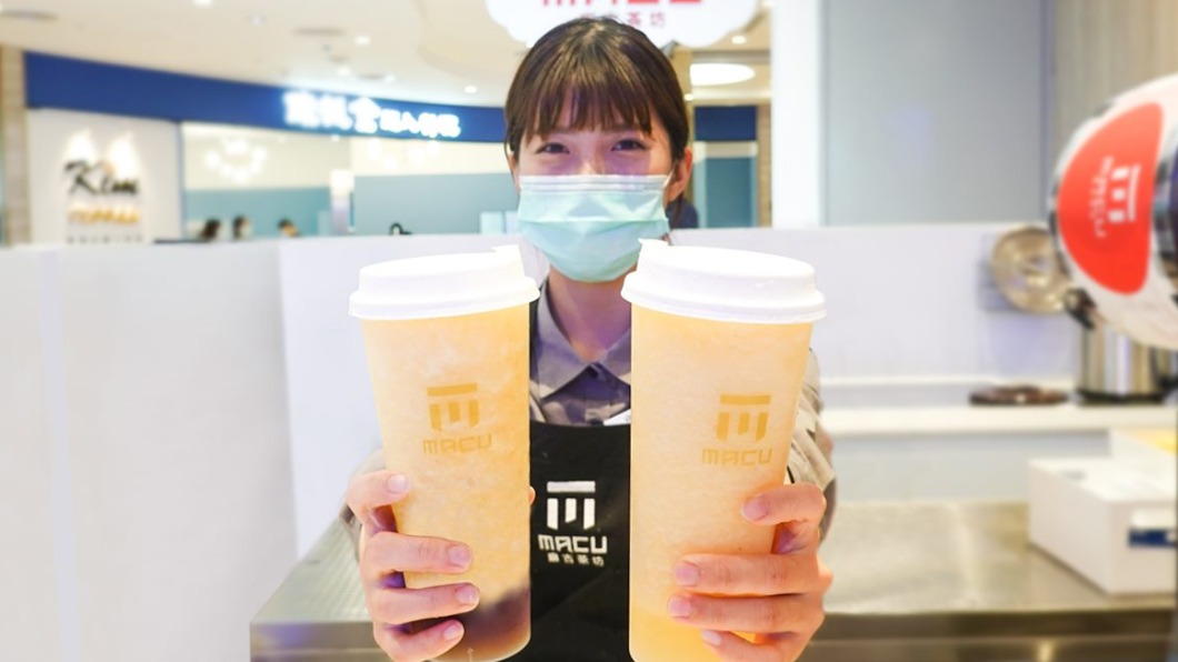 「麻古茶坊」推出「來店自取買5送1」優惠。(圖/翻攝自「麻古茶坊」粉專)