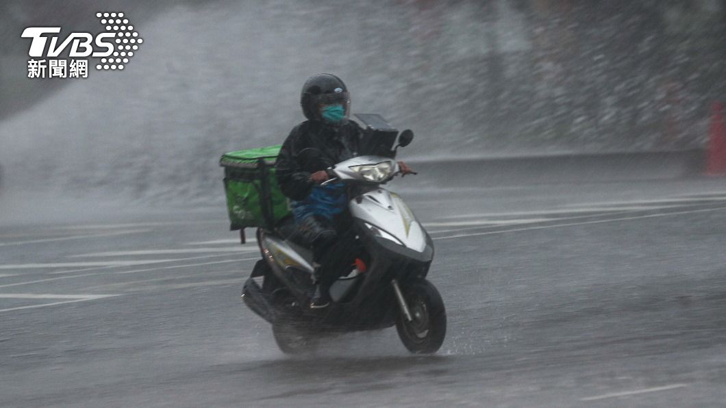 10縣市豪大雨特報 中彰投多地一級淹水警戒