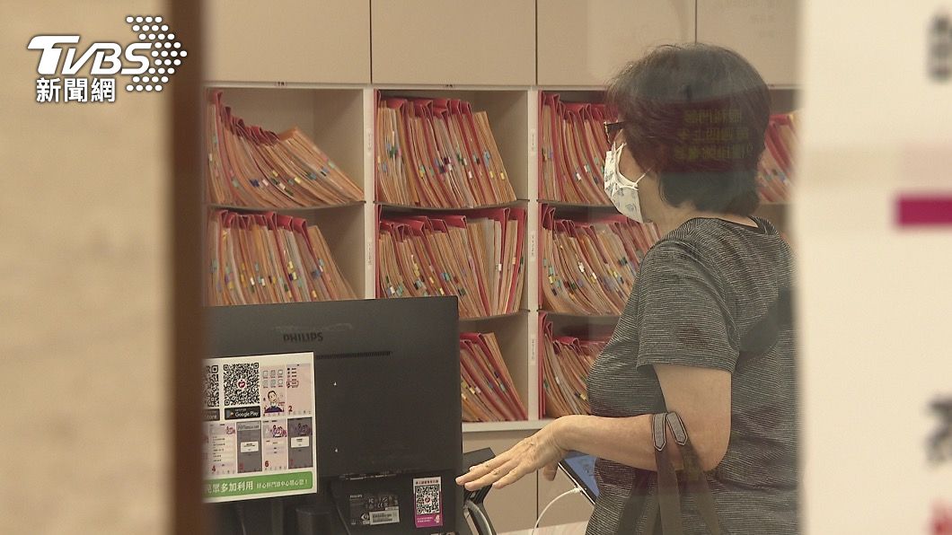 上千名診所及基金會志工偷打疫苗。（圖／TVBS非當事人）