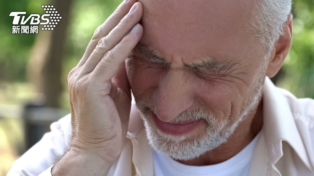 若有服用抗凝血藥物的銀髮族就要小心食用蔓越莓。(圖/shutterstock 達志影像)