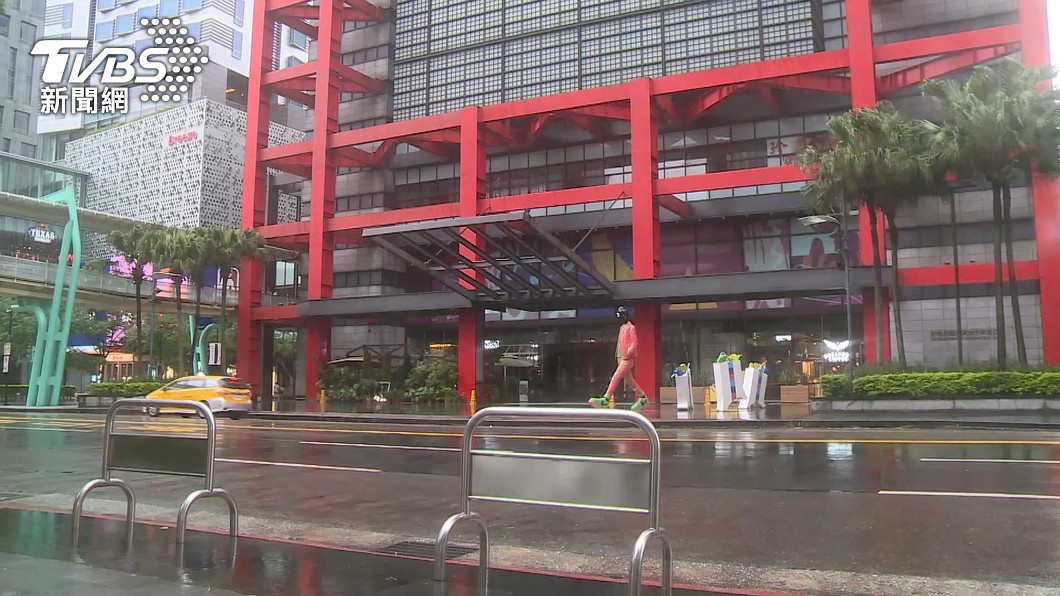 快訊/信義區新光三越A8館1男陳屍戶外區 警消到場已屍僵