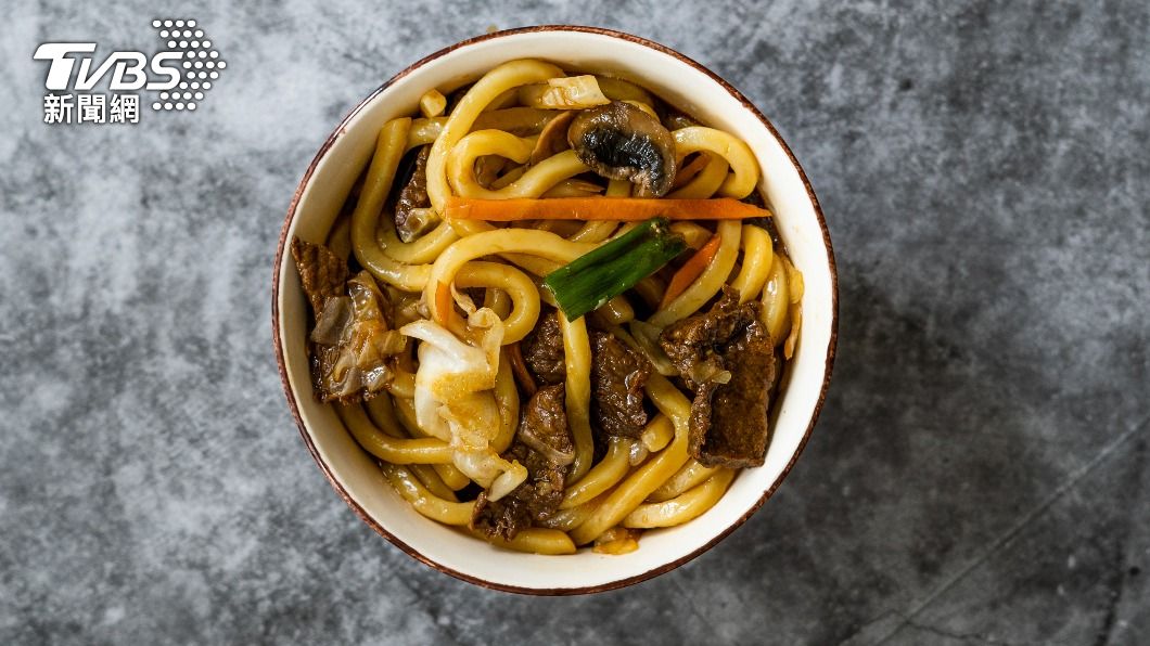 吃烏龍麵驚沒味道 女憂「喪失味覺」真相曝光飆髒話