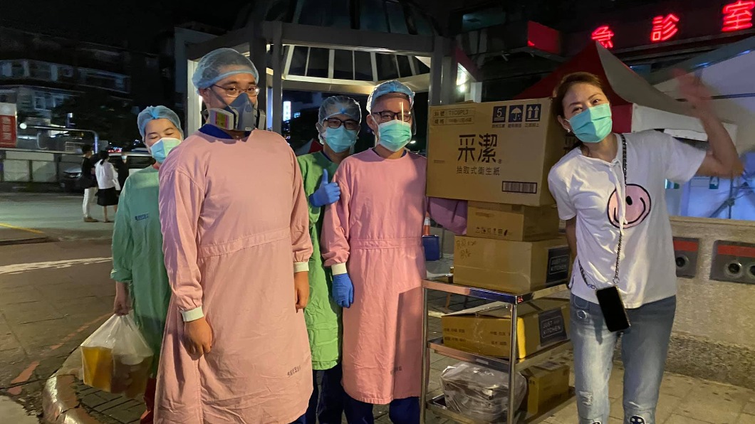賈永婕將募集342台的HFNC分送到各大醫院。(圖/翻攝自賈永婕的超跑人生)