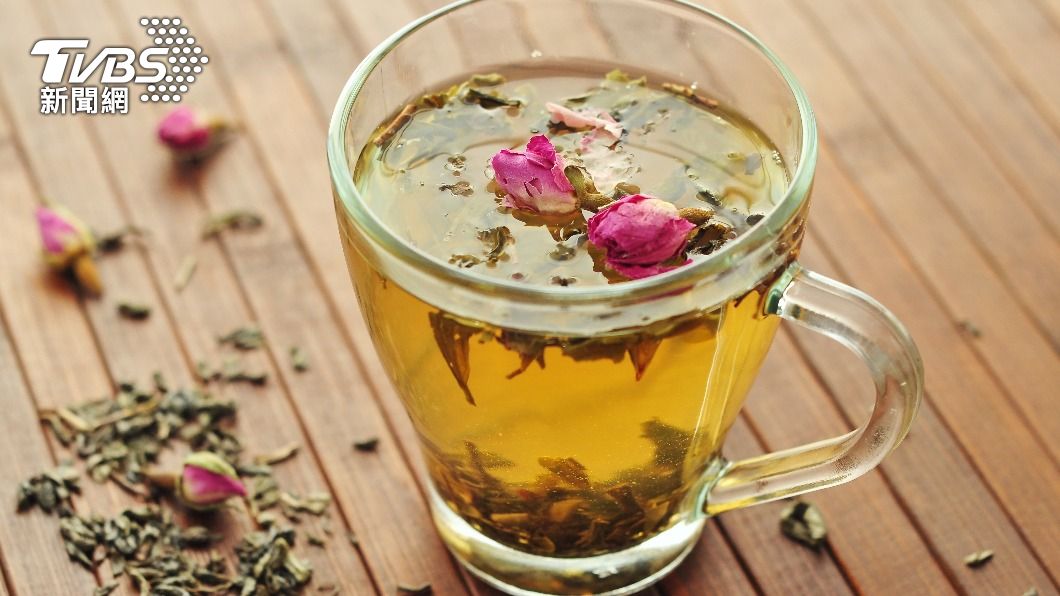 薄荷玫瑰茶具有清熱利咽、疏肝解鬱、美容養顏的作用。（示意圖／shutterstock達志影像）