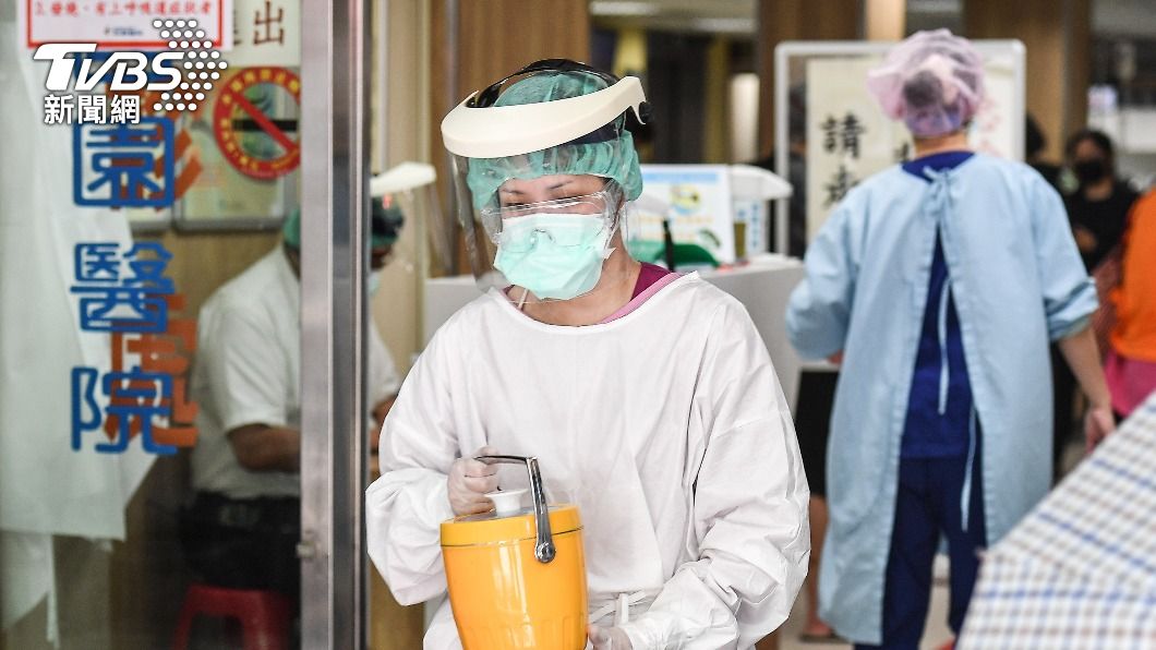 西園醫院疫苗提早開打 黃珊珊盼未來照市府規定