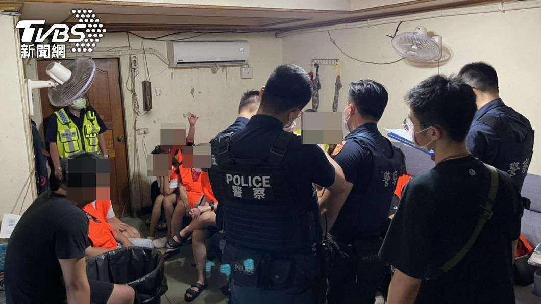 共有66人於賭場內群聚。(圖/警方提供)