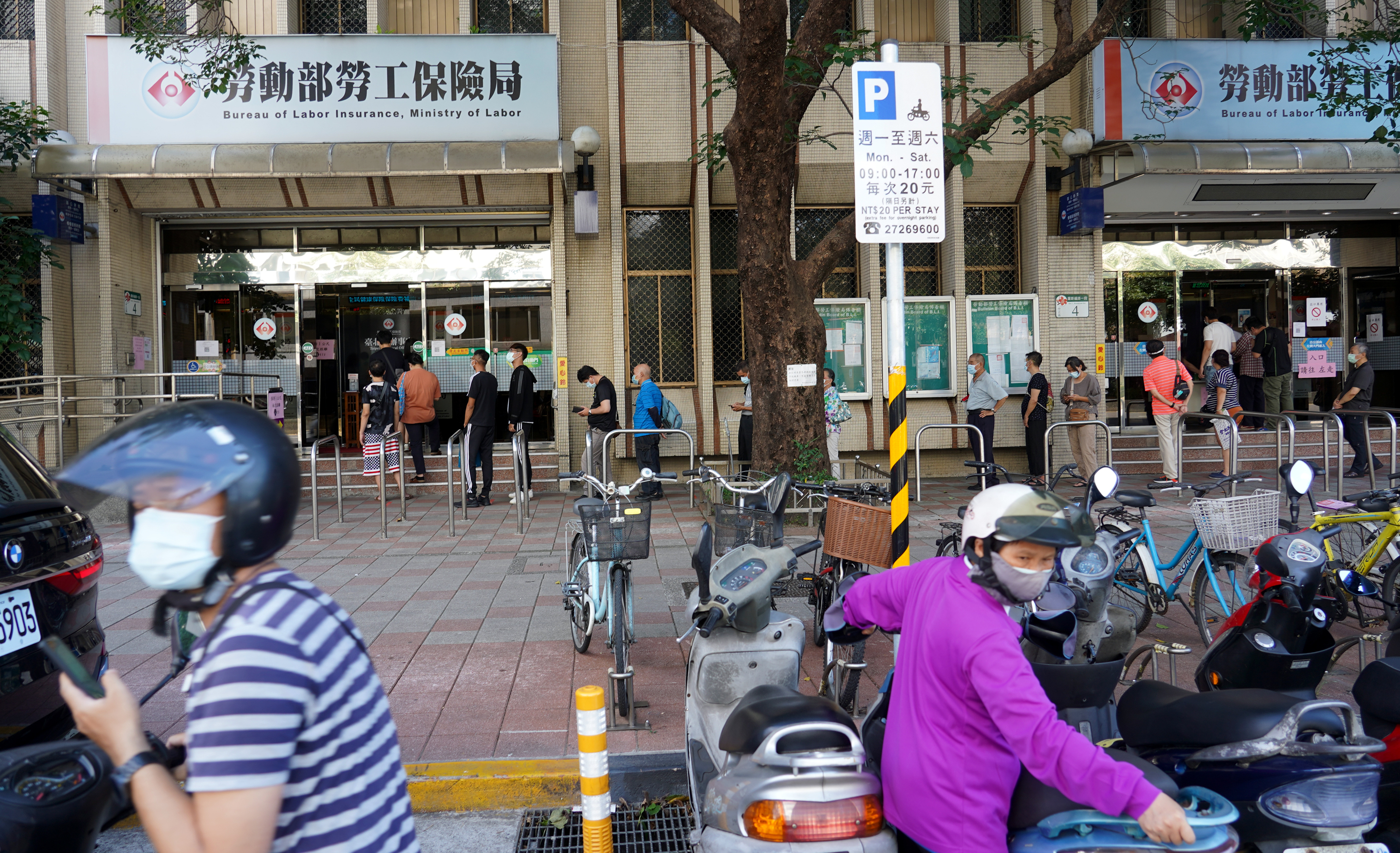 勞工紓困貸款　信保基金核保衝10萬件