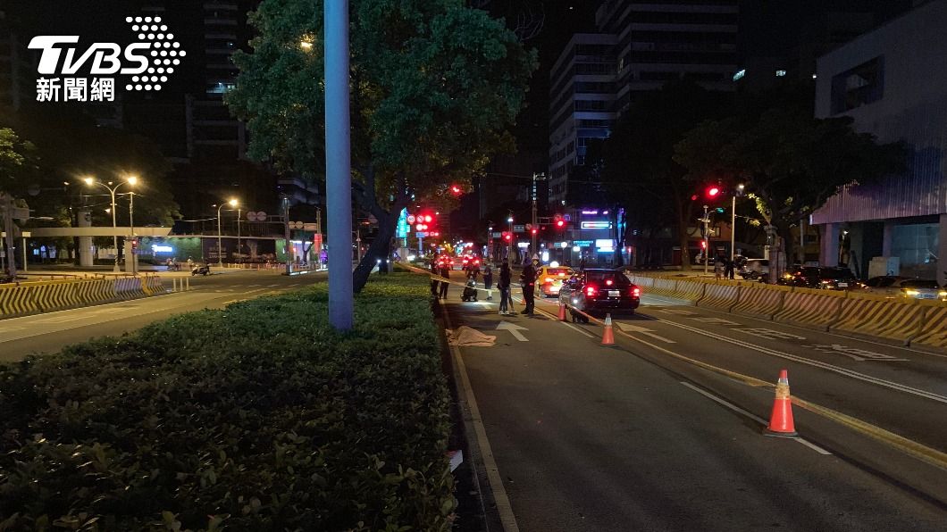 台中女路倒中央分隔島旁 遭男開車輾過頭顱破裂亡