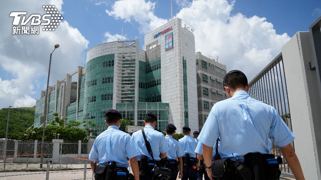 港警突襲搜查蘋果日報 凍結6480萬元資產