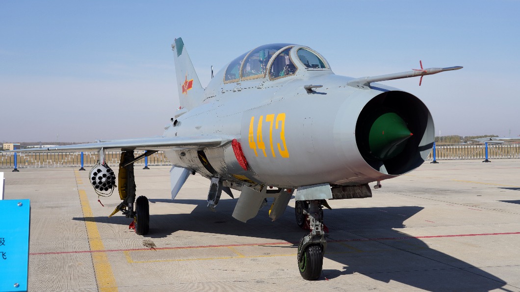 快訊/首見殲-7!中共今派七架軍機擾我西南ADIZ
