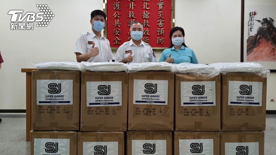 消防局收到SJ神祕包裹 台灣粉絲送千件隔離衣抗疫