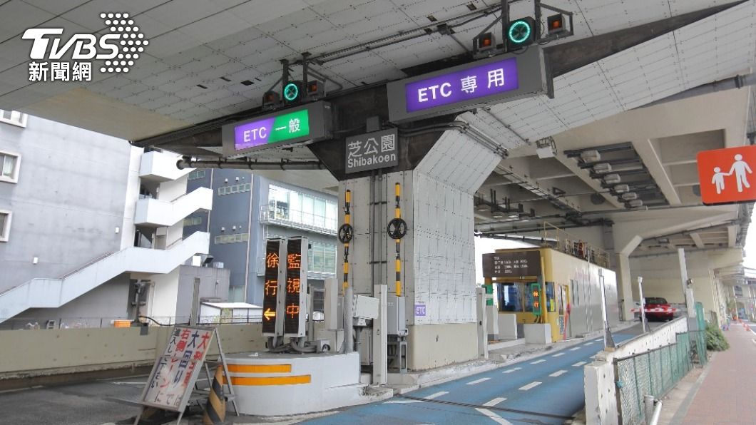 在日本自駕遊時可以向租車公司要求租賃ETC卡，讓旅程更方便。（示意圖／shutterstock 達志影像）