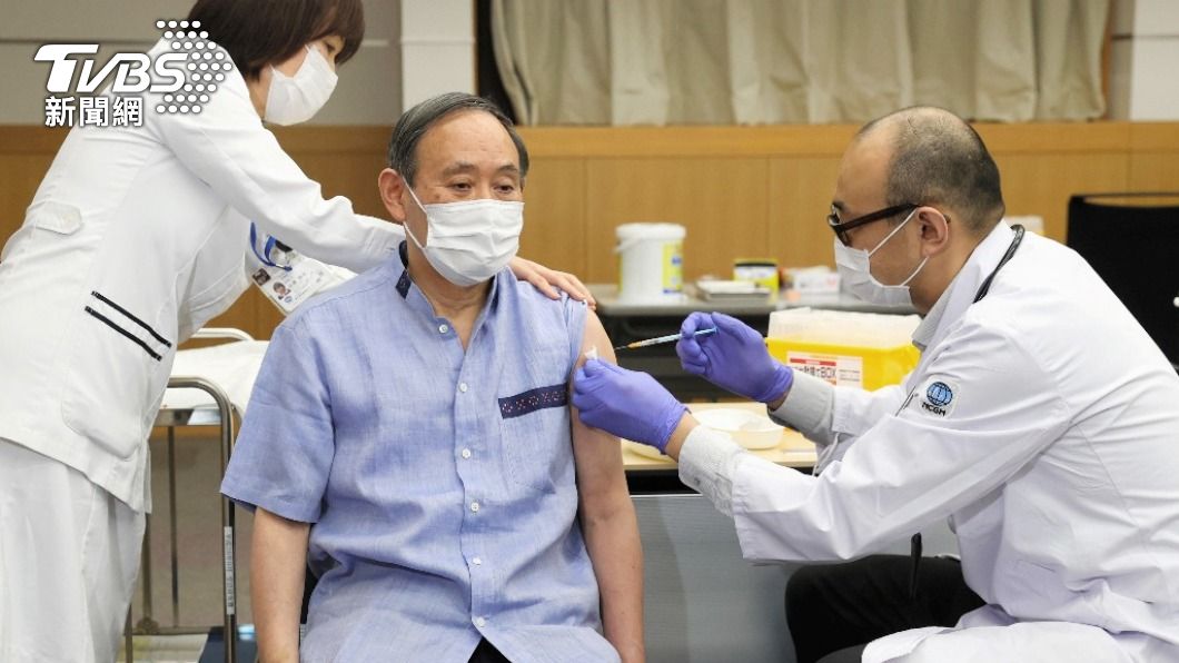 日本預計在7月底前完成高齡者的疫苗施打。(圖/達志影像 路透社)