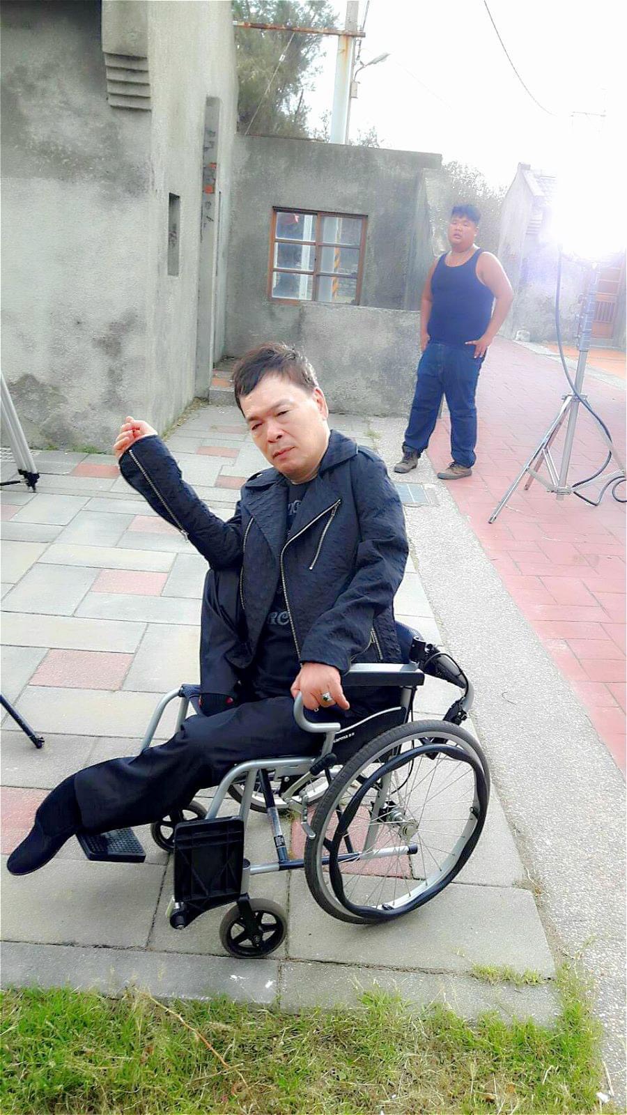 阿吉仔感嘆老友長青驟逝，十分感傷。（圖／翻攝自阿吉仔臉書）