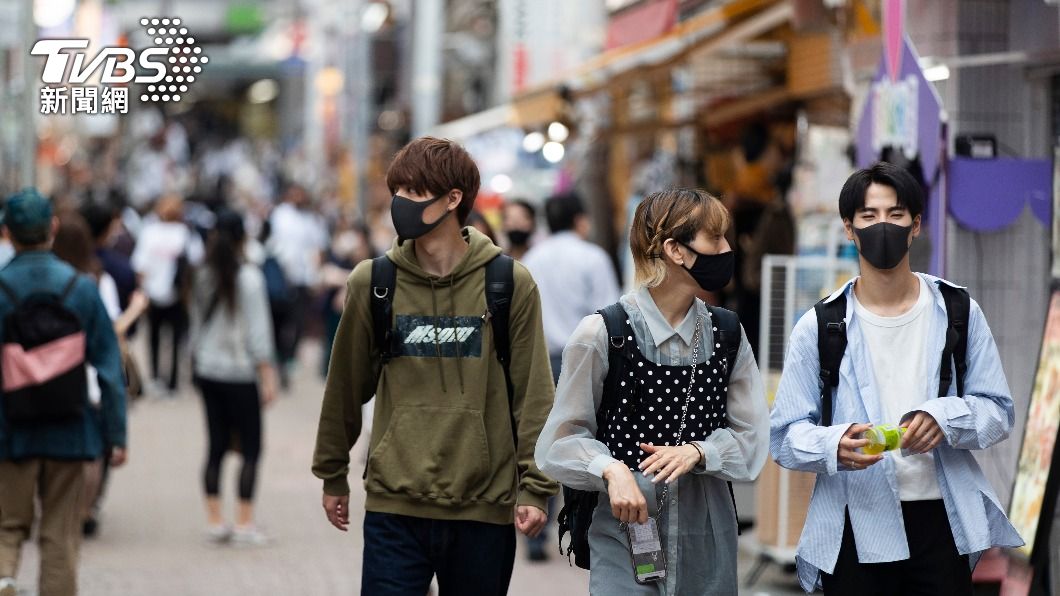 這次東奧日本民眾只能在家乖乖看轉播。（圖／達志影像 美聯社）