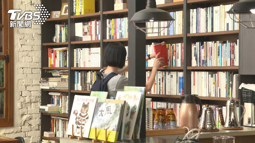 「文化成年禮」明年3月上路,書店、電影院等皆可使用。(圖/TVBS資料照)