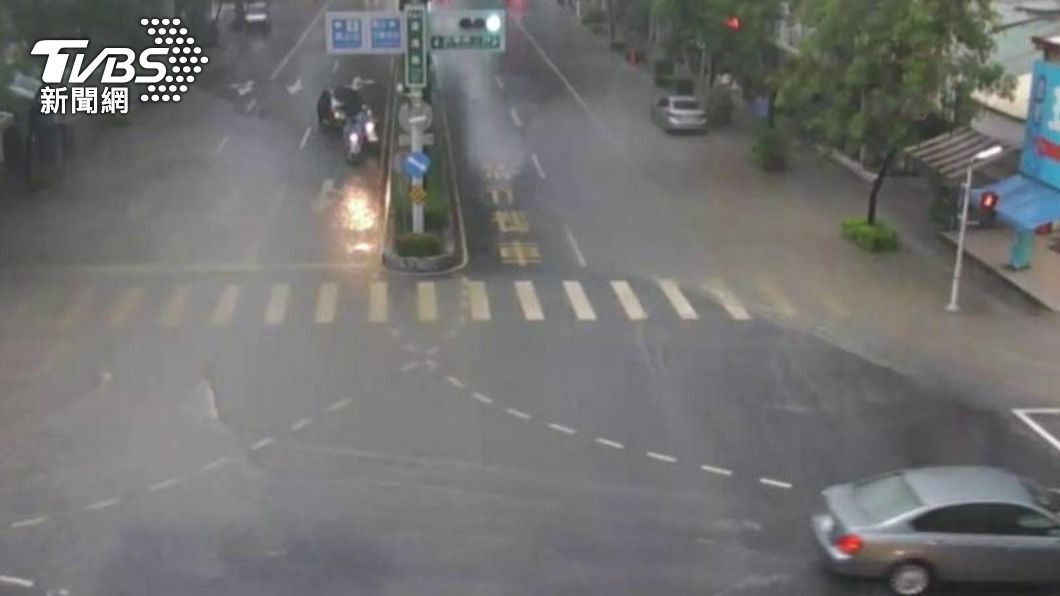 豪大雨狂炸53條土石流警戒　高雄市5區停班停課