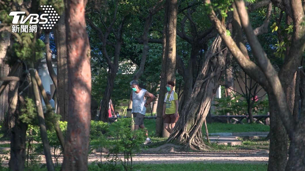 三級警戒首見單日百病例以下 蘇貞昌:出遊再等等