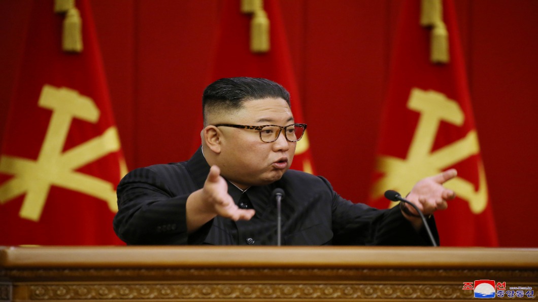 錶帶調緊.上衣鬆!金正恩暴瘦 健康狀況引關注
