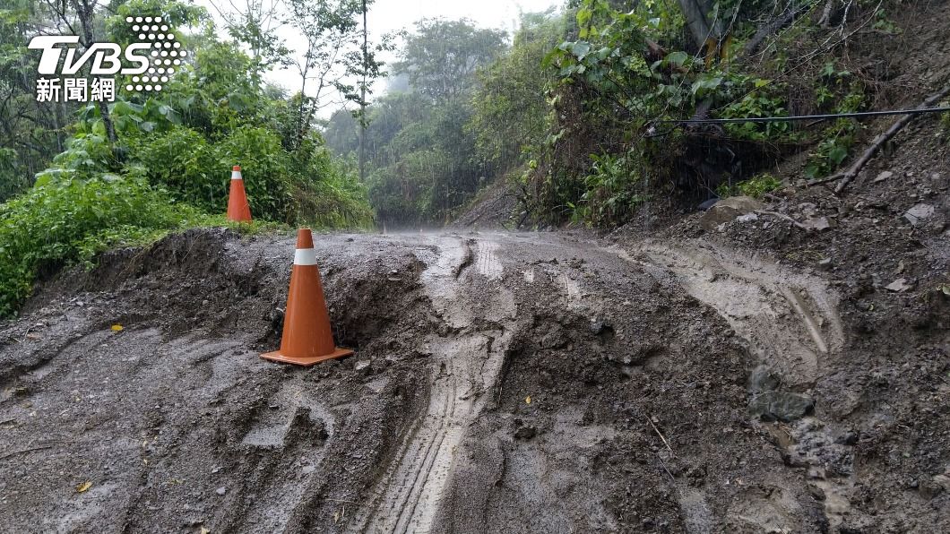 六龜達卡努瓦聯外道路塌陷　警籲23日打疫苗繞道