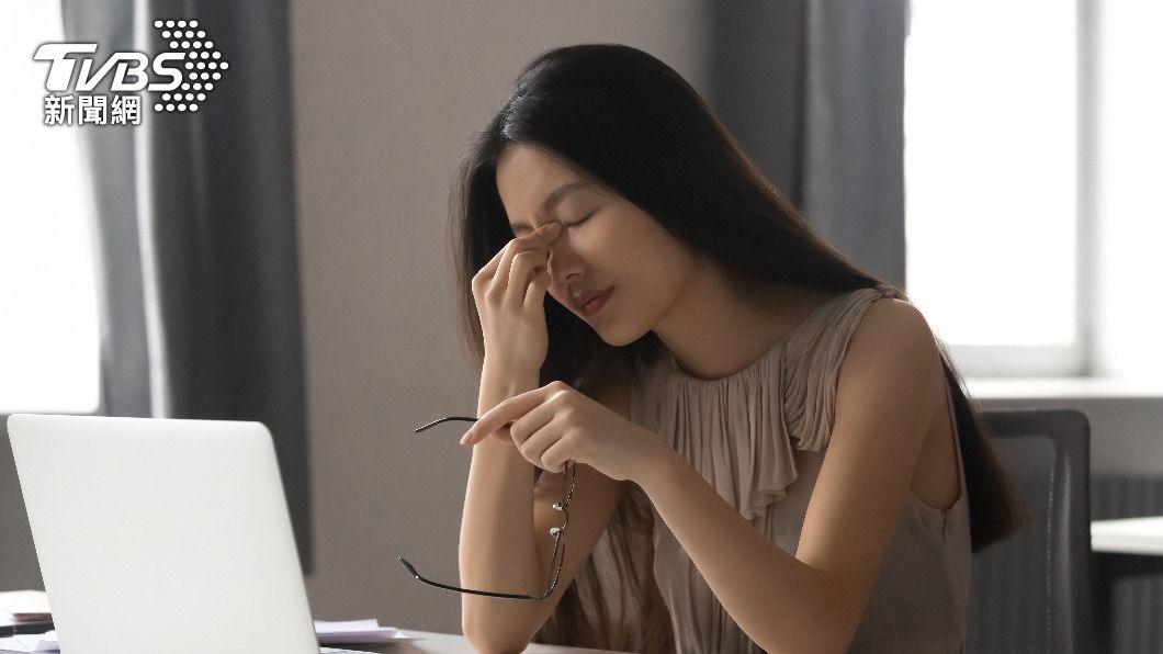 WFH久盯螢幕眼睛易乾澀 4分鐘「眼球操」消除疲勞