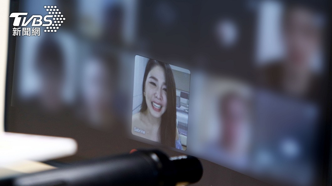 白家綺現身線上記者會,讓葉家妤感動淚崩。(圖/民視提供)
