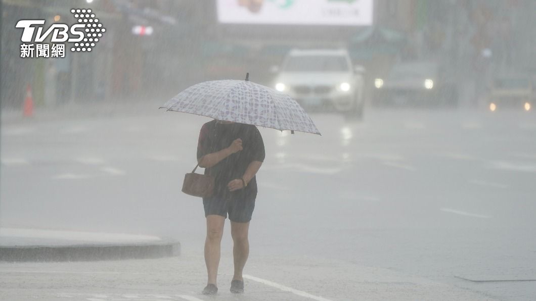滯留鋒面加西南風雨勢一波波　留意隨機對流降雨