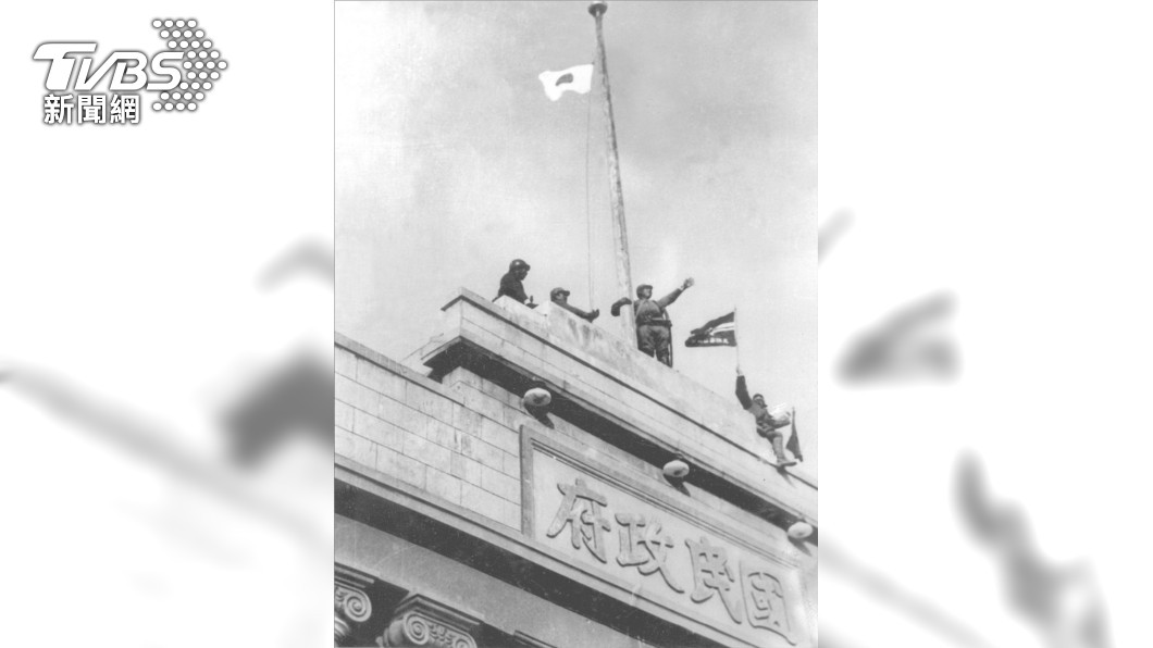 日本發動侵華戰爭,日軍攻入南京,佔領國府大樓。(圖/達志影像美聯社)