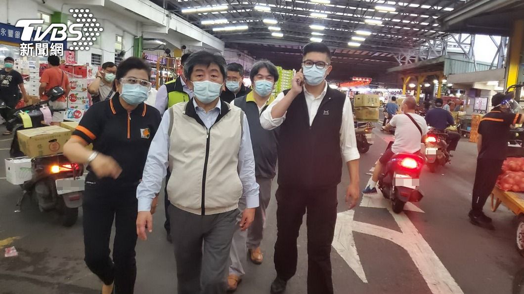 陳時中視察果菜市場 蘇貞昌:中央地方會全力合作