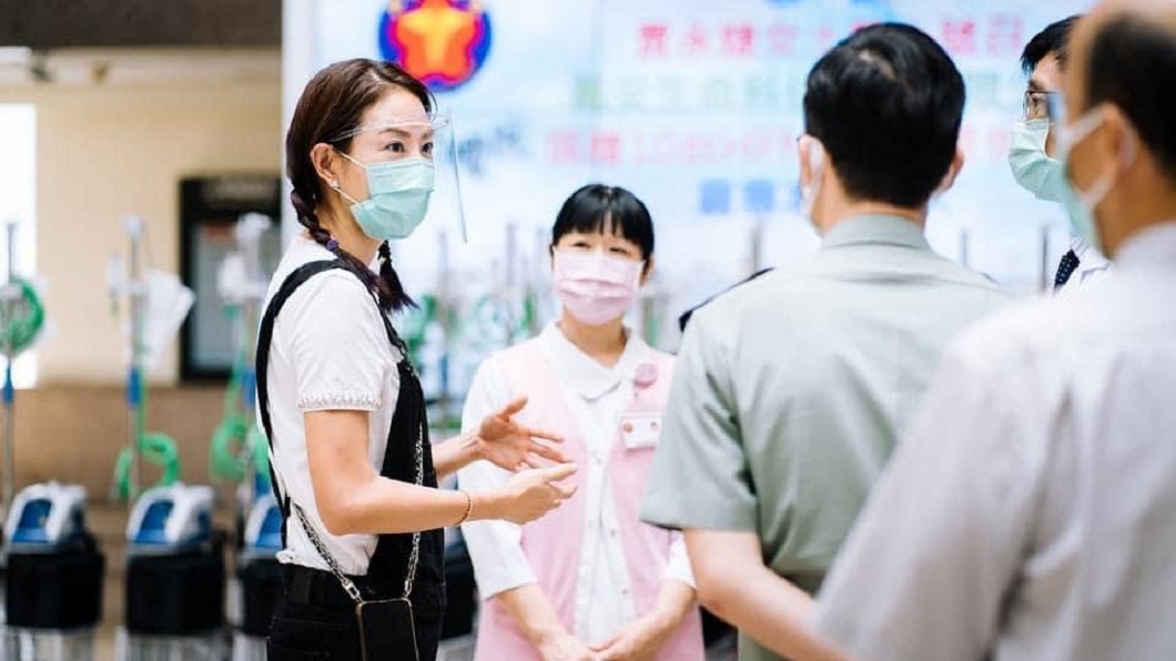 再捐7台插管神器!賈永婕1句話「董座公公霸氣買單」