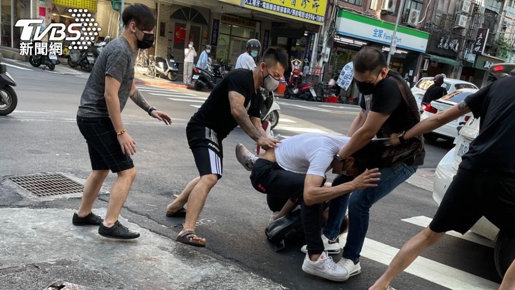 欠賭債被惡煞擄走!當街跳車卻不敢報案 原來另有隱情