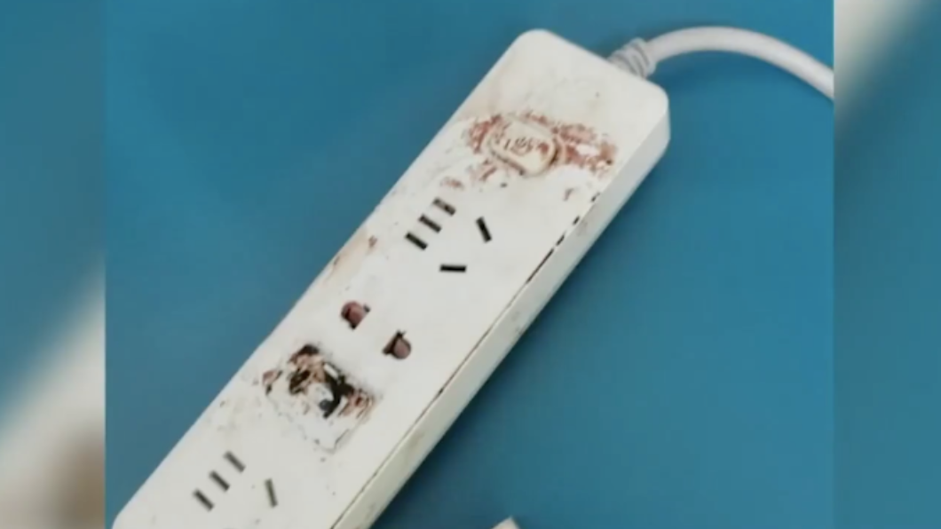 手機充電器爆炸轟爛眼臉 陸男險瞎:路邊攤的便宜貨