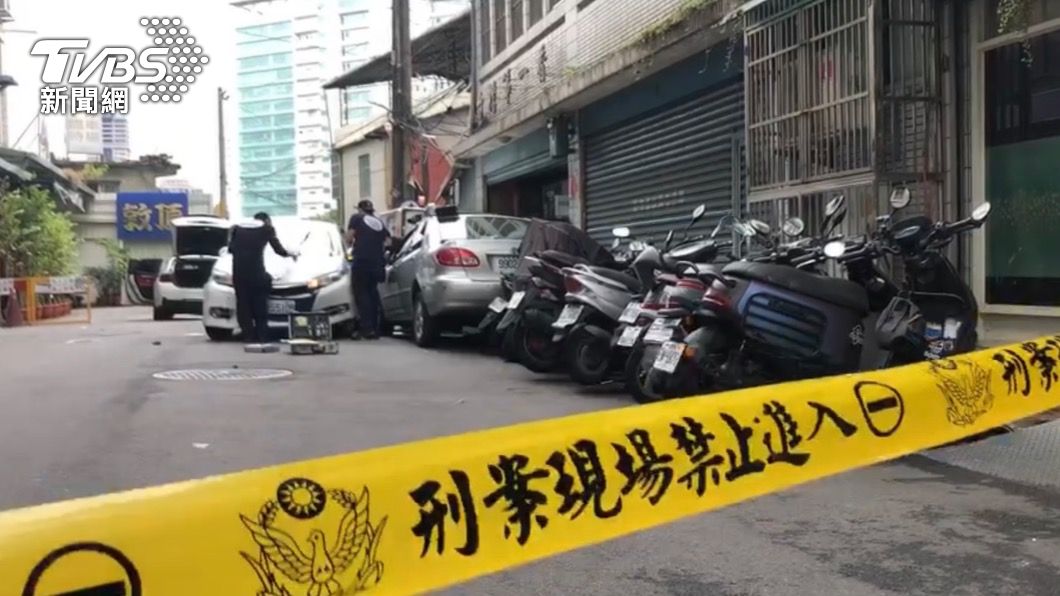 員警拉起封鎖線。(圖/TVBS)