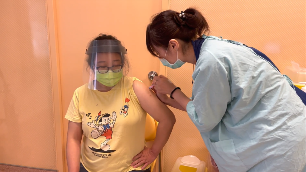 孕婦超踴躍!中國附醫首波150劑莫德納疫苗 預約秒殺