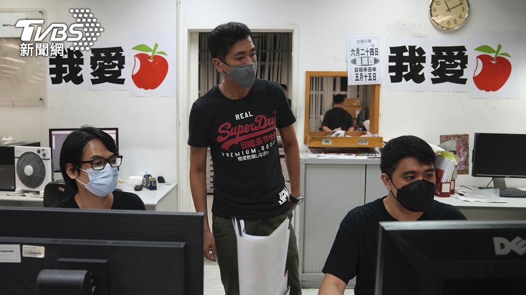 即便是最後一期,新聞編採工作依舊不馬虎。(圖/達志影像美聯社)