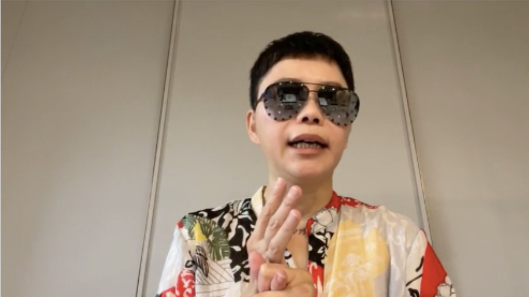 詹雅雯開直播與網友互動。(圖/翻攝自詹雅雯Facebook)