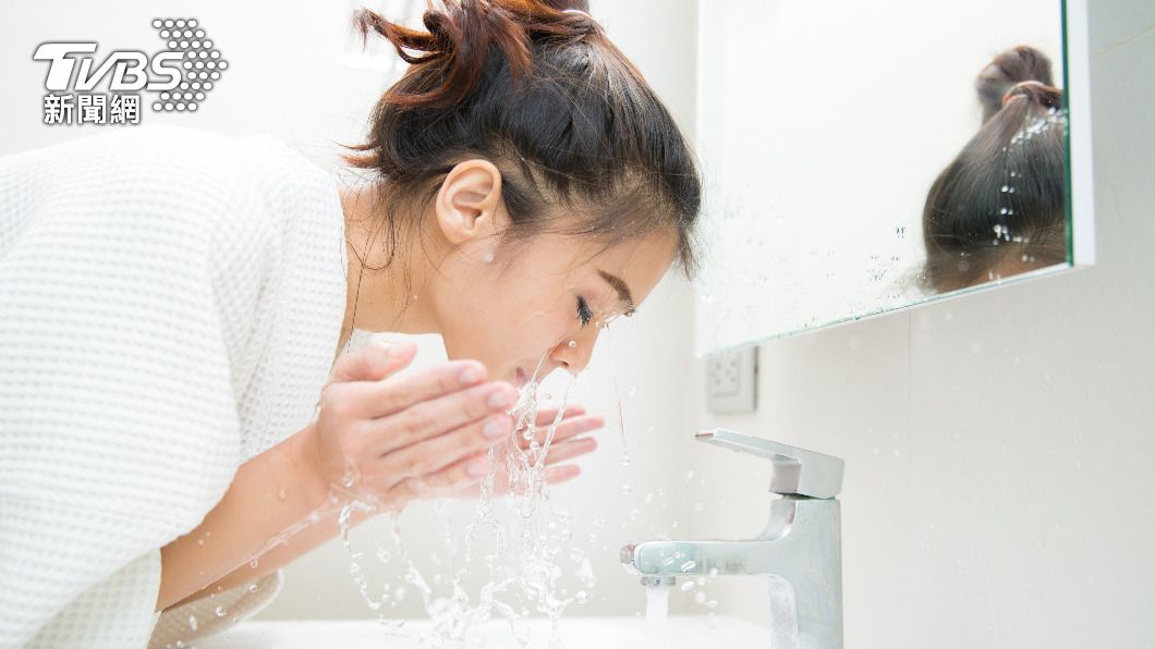 每天清潔臉部是擁有健康肌膚的首要原則。(示意圖/Shutterstock達志影像)