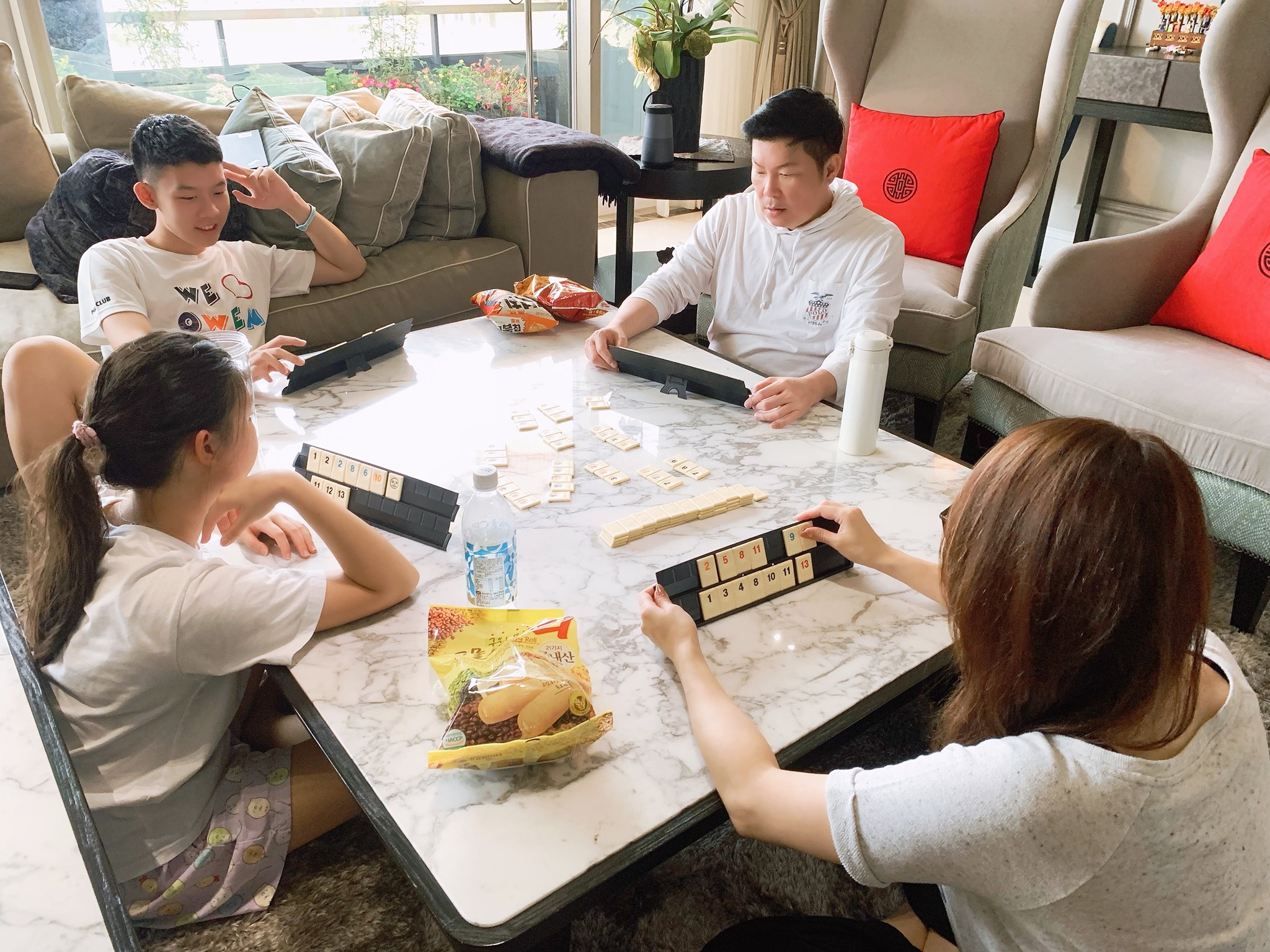 曾國城多了很多時間和家人相處。(圖/翻攝自曾國城臉書)