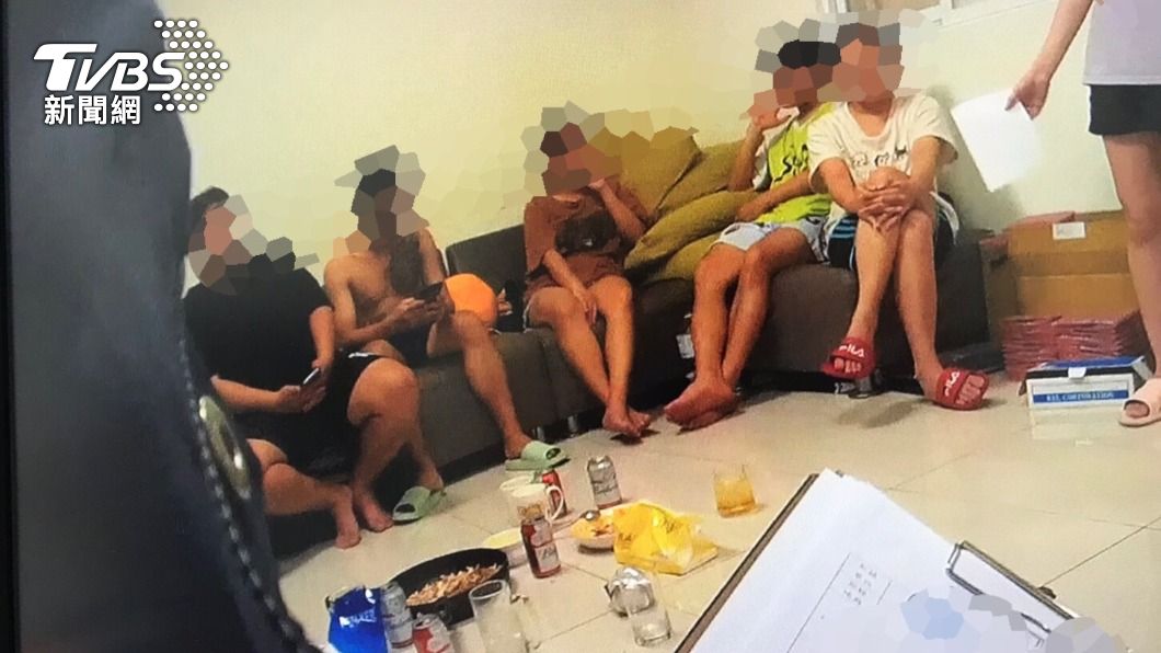 邀友幫忙搬家變群聚！　8人室內飲酒聊天遭開罰