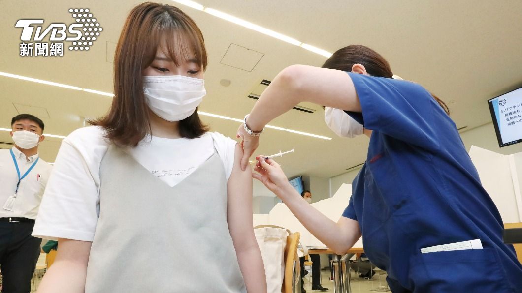 年輕人比年長者更容易出現症狀。（圖／達志影像 美聯社）