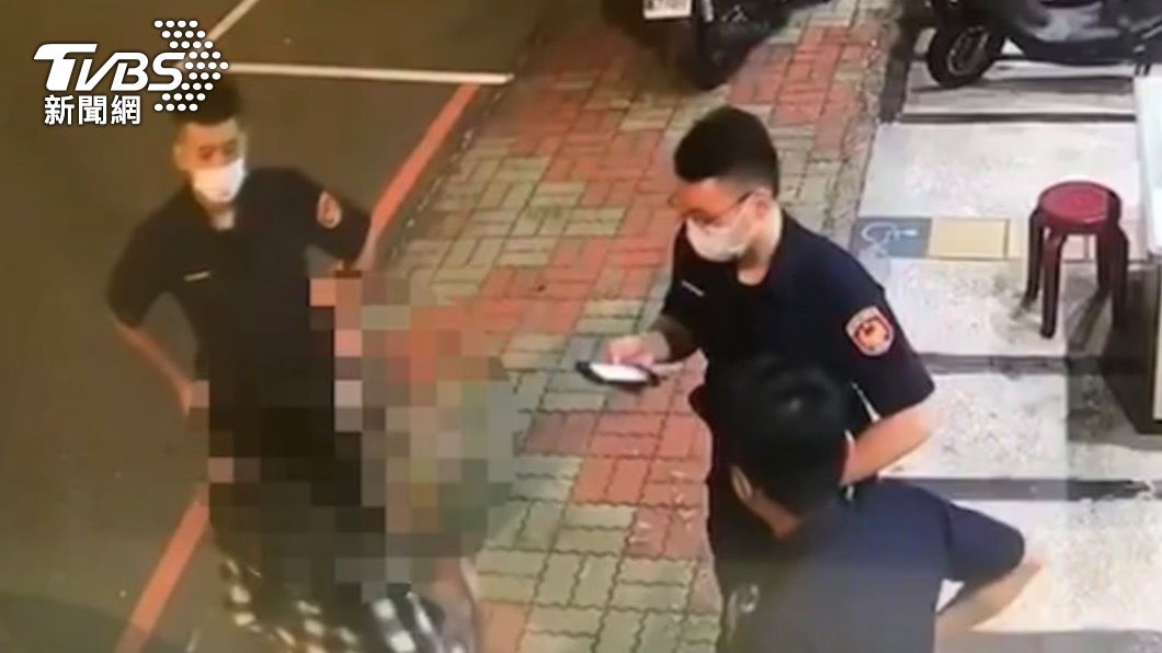 警方清查女子身分發現是通緝犯。(圖/TVBS)