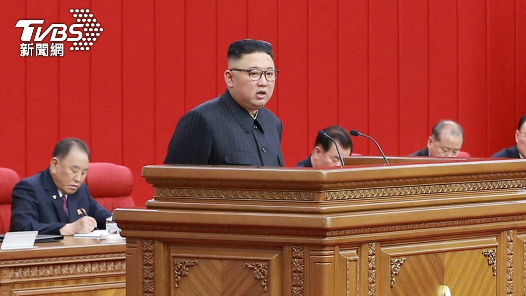 金正恩日前公開露面,體態明顯消瘦引發各界關注。(圖/達志影像路透社)