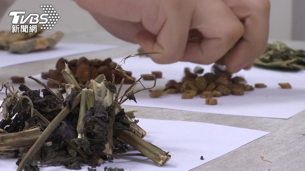 中醫茶飲「智愛湯」活血補腦抗失智。（示意圖／TVBS資料畫面）