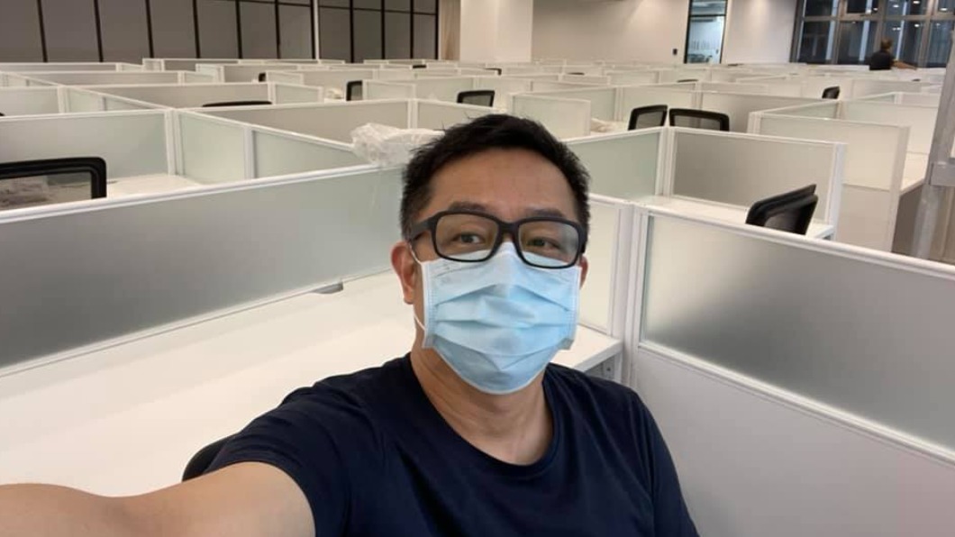 帶媽媽打疫苗!網見陳昭榮母子「這點怪怪的」急提醒
