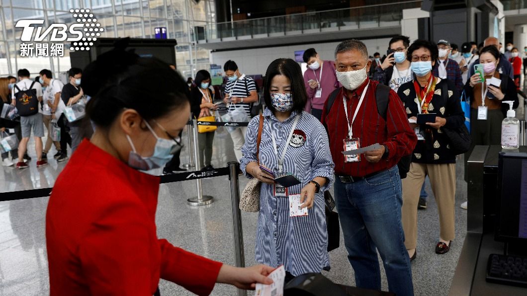 香港政府宣布7月起，禁止英國航班落地，但民眾仍可從香港飛往英國。（圖／達志影像路透社）