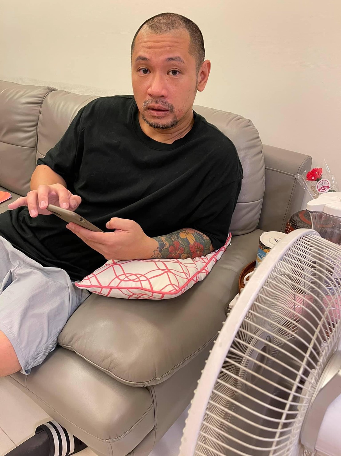 金剛每天在家負責煮飯。（圖／翻攝自小嫻 黃瑜嫻臉書）