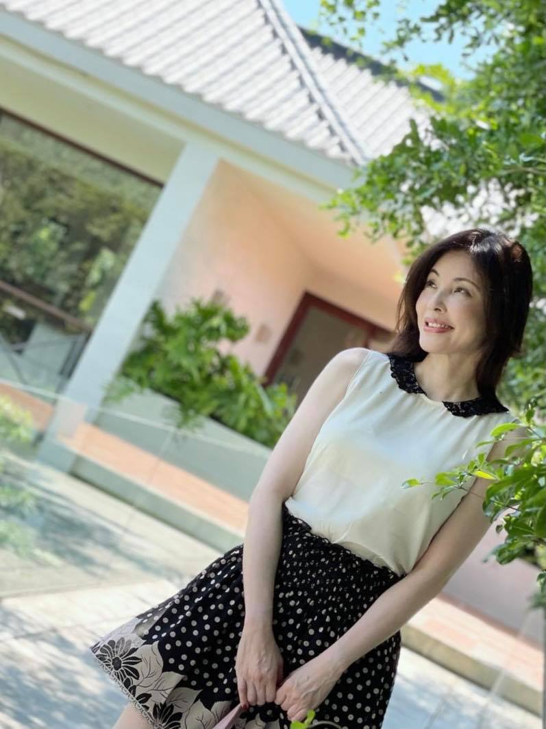 何如芸感嘆「我已經不覺得我是媽媽，而是一個年長的好朋友」。（圖／翻攝自何如芸臉書）